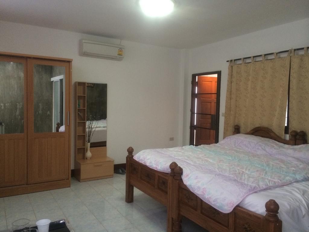 فندق Hom Baan شيانغ ماي الغرفة الصورة